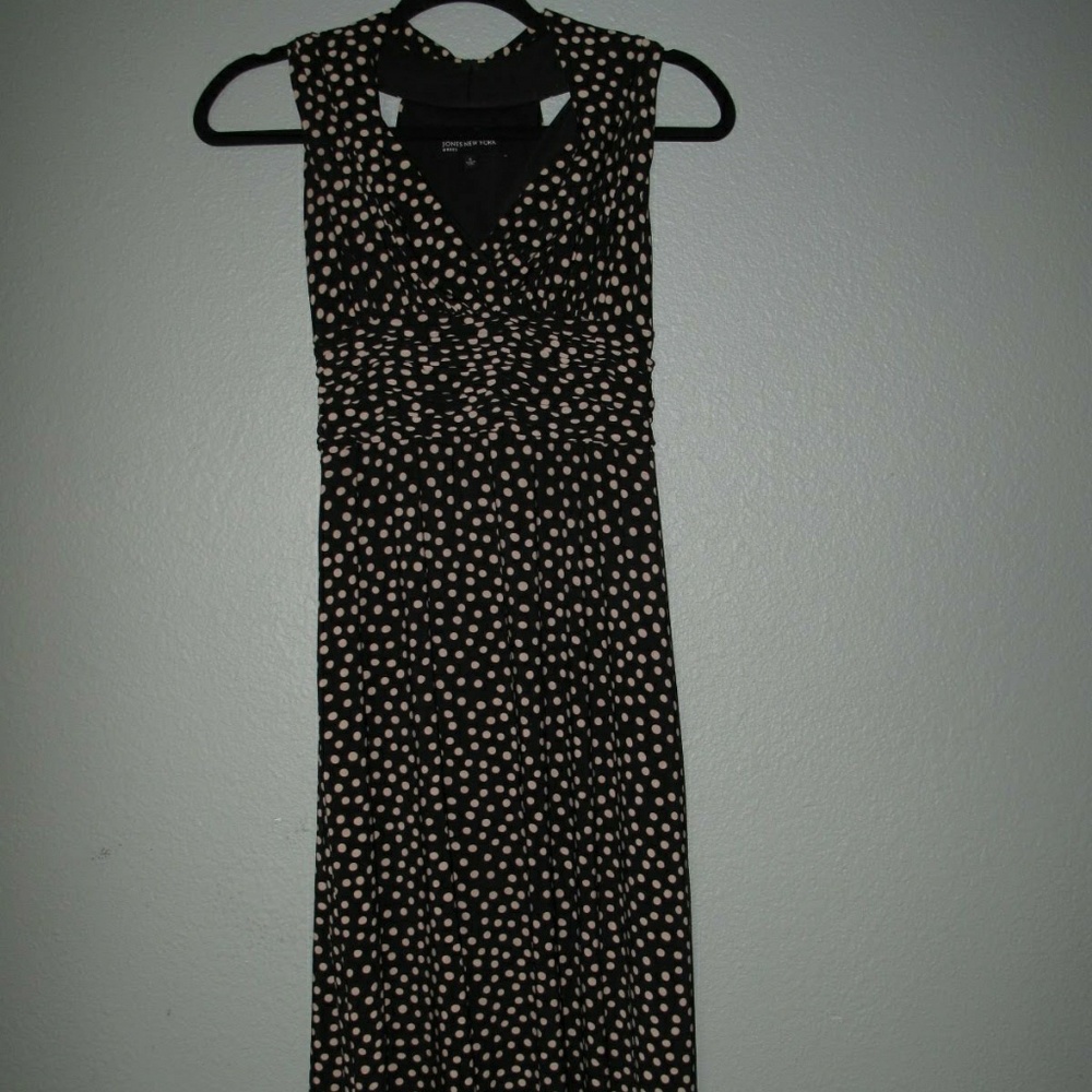 Very flattering Jones New York summer dress!